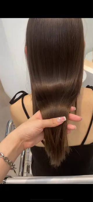 セミロング 佐原 里奈のヘアスタイル