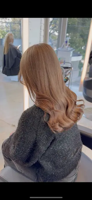 セミロング カラー ブリーチ/髪質改善/ ハイトーン/暖色のヘアスタイル