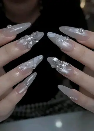 ネイル T. Leeのネイルデザイン