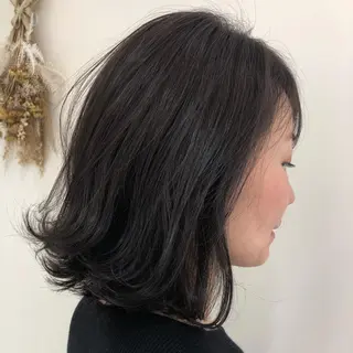 ミディアム カラー 細めハイライト🩶 ボブ/レイヤーカットのヘアスタイル