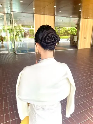 ヘアアレンジ 韓国風/小顔レイヤー /艶カラーのヘアスタイル