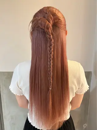 ロング piahairdesign所属・【pia】 ホノカブリーチカラーのヘアスタイル
