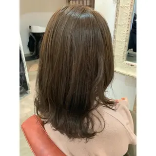 セミロング カラー fio マナミのヘアスタイル