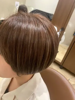 ショート カラー 佐々木 恵のヘアスタイル
