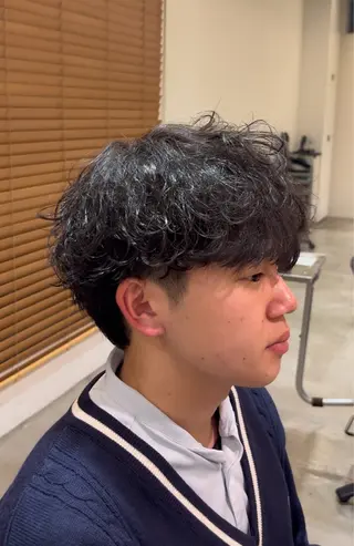 パーマ メンズ 徳田 恭助のヘアスタイル