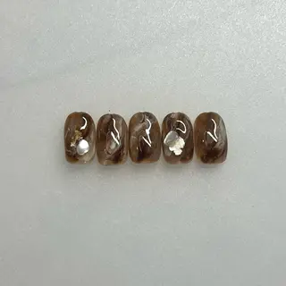 ネイル ANNE梅田ALLYS店所属・村上 カンナのネイルデザイン