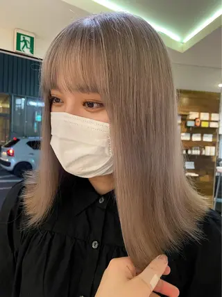 セミロング カラー ハイトーン/ブリーチ /ウルフ⛓️MAKIのヘアスタイル