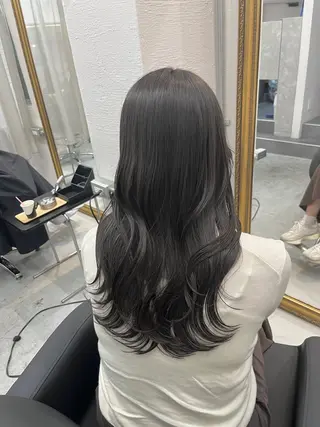 セミロング カラー REAL【レアル】所属・グレージュ/透け感 カラー/透明感カラーのヘアスタイル