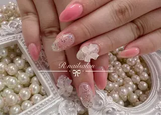 ミディアム R NAILSALONのネイルデザイン