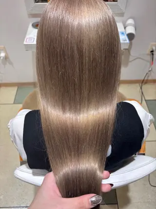 ロング カラー ベージュカラー⌇﻿ くびれヘア.𐙚心音のヘアスタイル