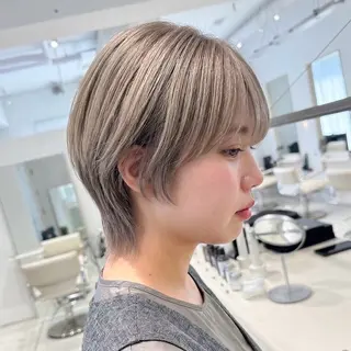ミディアム カラー 短めショートカット カットモデルのヘアスタイル