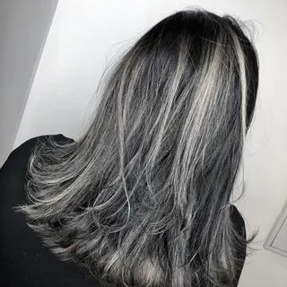 セミロング カラー 髪質改善 カラー専門店のヘアスタイル