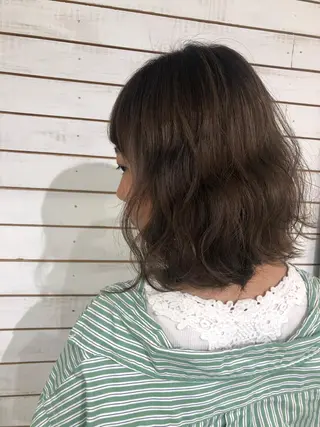 ショート カラー ヘアアレンジ 🦋美髪／エクステ 🦋アベイクミのヘアスタイル