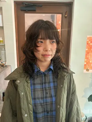 ミディアム パーマ 谷澤 朋佳のヘアスタイル