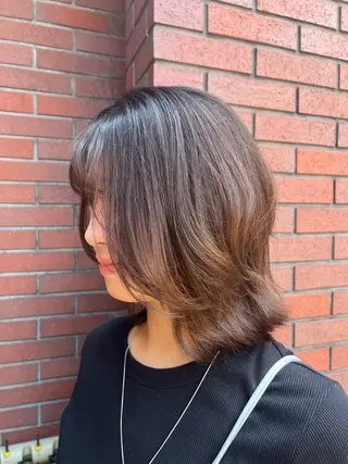 ミディアム カラー ハイライト/白髪ぼか し/臼田さりな🌹のヘアスタイル