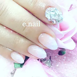 ネイル e.nail所属・和賀井 恵理のネイルデザイン