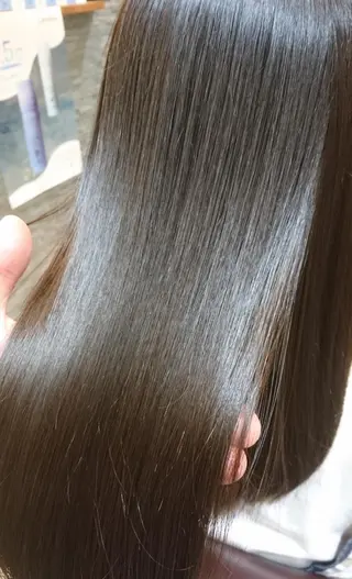 ロング YOCCHI ヘアデザイナーのヘアスタイル