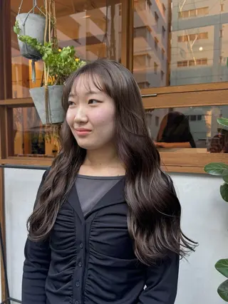 ロング カラー ENIF　大島 芽生のヘアスタイル