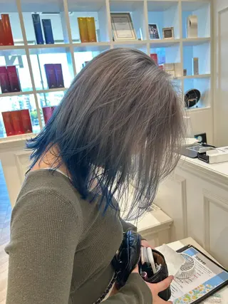 ミディアム カラー 西澤 咲輝のヘアスタイル