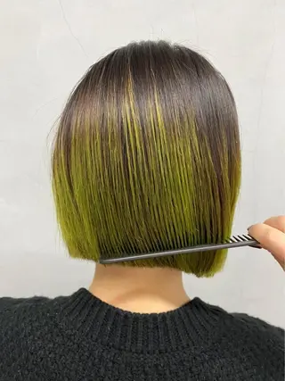 カラー miu .のヘアスタイル