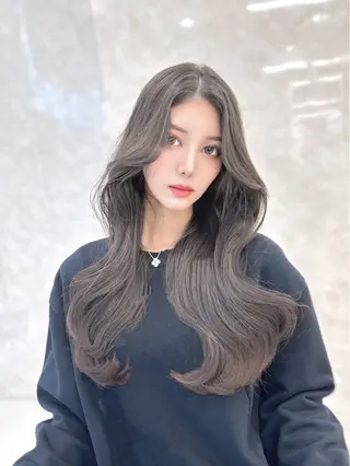 ロング 岡部 未咲希のヘアスタイル