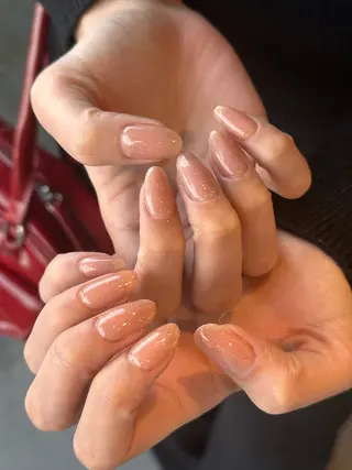 ネイル ラグネイルアンドアイラッシュ草薙店所属・酒井 玲央奈のネイルデザイン