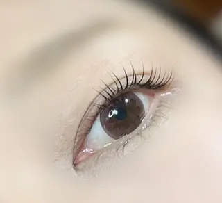 マツエク・マツパ rEINEまつ毛パーマ（カール）所属・与那原東浜rEINE まつ毛パーマのマツエク・マツパデザイン