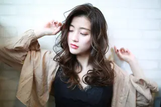 セミロング カラー パーマ ヘアアレンジ カルラ　蒲田店所属・大久保寿高✨ なりたい色を叶える✨のヘアスタイル