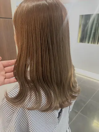 セミロング カラー チーフデザイナー 若林　麻衣のヘアスタイル