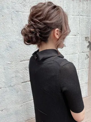 セミロング ヘアアレンジ ヘアアレンジ にいた　かづしげのヘアスタイル