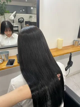 カラー GISEL TAKUYAのヘアスタイル