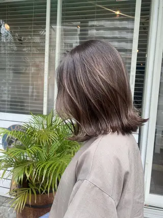 ミディアム 西元 亜由美のヘアスタイル