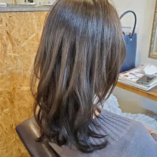 セミロング カラー フリーランス所属・韓国ヘア レイヤー くびれヘアMATSUのヘアスタイル