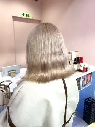 ショート カラー 美優🦕ツヤ髪 /ハイトーン🩶のヘアスタイル