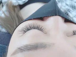 マツエク・マツパ SESUNNY セサ二ー　SAYAのマツエク・マツパデザイン