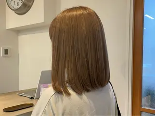 ミディアム カラー 櫻井 美夕のヘアスタイル