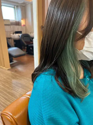 カラー glam ミサキのヘアスタイル