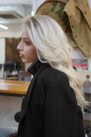 ロング カラー ハイトーンカラー ⭐️NAZUNAのヘアスタイル