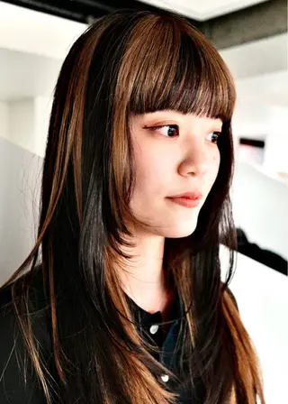 セミロング カラー 松﨑 零央のヘアスタイル