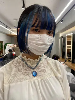 ショート カラー センターパート/ 暖色カラーayuのヘアスタイル