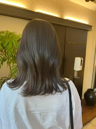 ミディアム カラー ナナナパレナ所属・NARUSE✂︎ カラースペシャリストのヘアスタイル