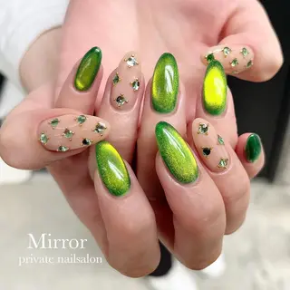 ネイル nailsalon Mirrorのネイルデザイン