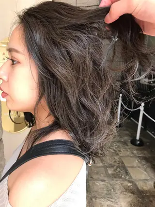 ミディアム DopeLIT モデル募集中のヘアスタイル