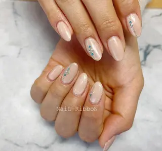 ネイル ネイルリボン 受付スタッフのネイルデザイン