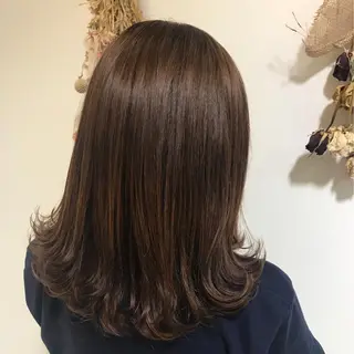 ミディアム 長井 麻帆のヘアスタイル