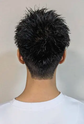 メンズ ショート パーマ カラー ex(エクスペリエンス)所属・長谷川 敏輝のヘアスタイル