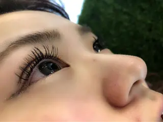 マツエク・マツパ 保子 祐里香のヘアスタイル