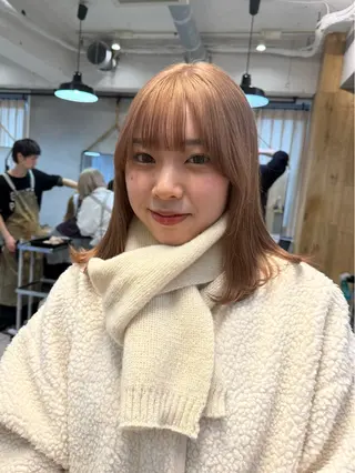 ミディアム カラー ミルクティー× グレージュMOMOのヘアスタイル