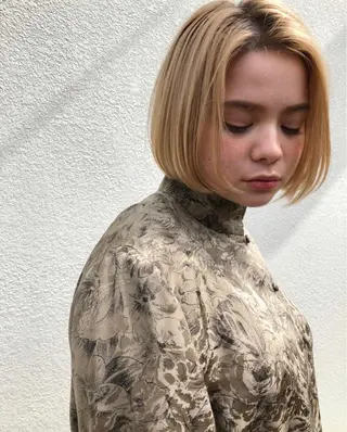 ミディアム カラー THE DAY所属・AKI HASHIMOTOのヘアスタイル