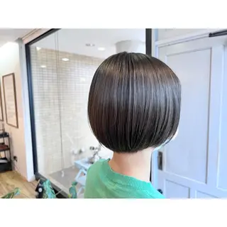 ショート カラー ツキダテ ユイのヘアスタイル